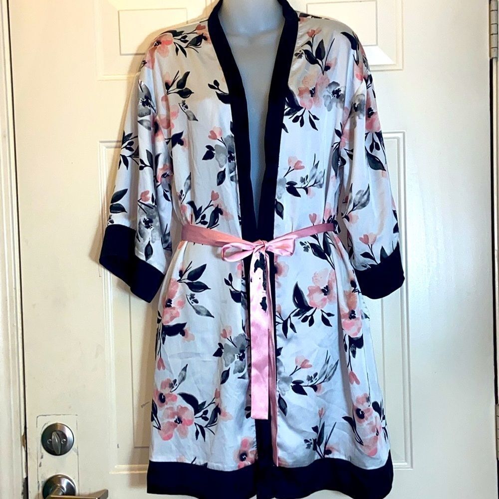 VTG,Rover Kimono Reversible Black And White Sz Approximately M Bust 38-Long 36